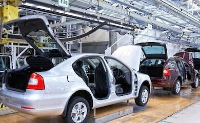 В России обвалился выпуск легковых автомобилей
