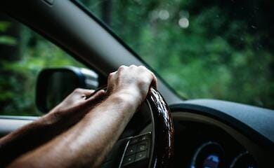 Деякі автомобілі можна ввозити в Україну без мит