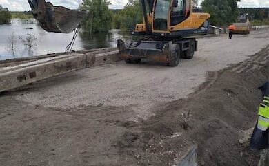 Под Киевом восстановили еще один мост через речку Ирпень