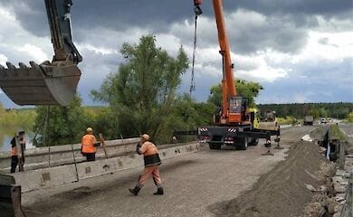 Под Киевом восстановили еще один мост через речку Ирпень