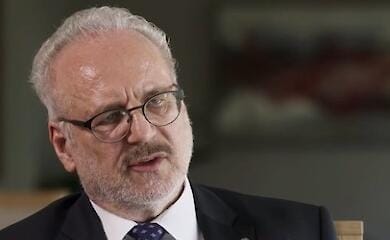 Президент Латвії підтримує позбавлення громадянства за підтримку війни РФ проти України