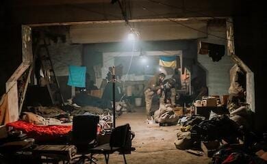Американське видання The New York Times розповіло, як на "Азовсталь" доставляли зброю
