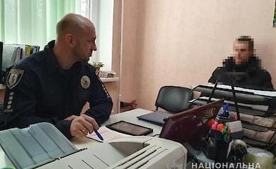 В Киеве мужчина совершал домашнее насилие в отношении жены на глазах у ребенка