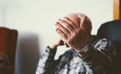 Меценаты смогут выбрать себе пенсионера и доплачивать ему