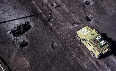 Росія, швидше за все, хоче побудувати новий "міст" з барж під Херсоном