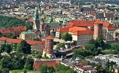 Стало известно, сколько Польша потратила денег на украинских беженцев