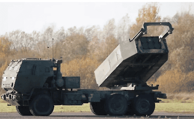 РФ бомбить дерев'яні HIMARS на території України