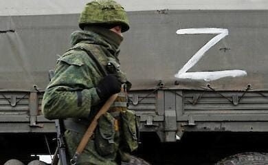 В попытках сдержать украинские войска, Россия замедляет свою армию