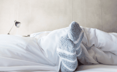 Кому не желательно одевать носки в постель