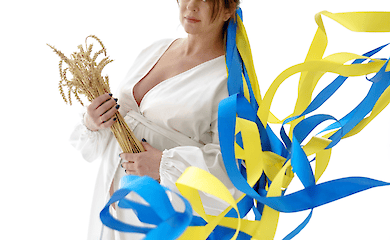 Олена, Дрогобыч: Я очень хочу, чтобы моя малышка росла под мирным небом в своей стране. Среди достойных людей, в кругу тех, кто не изменит и всегда подставит плечо.