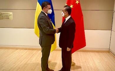 Министр иностранных дел Китая выразил уважение территориальной целостности Украины