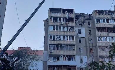 Росіяни обстріляли Миколаїв. Ракета потрапила у житловий будинок