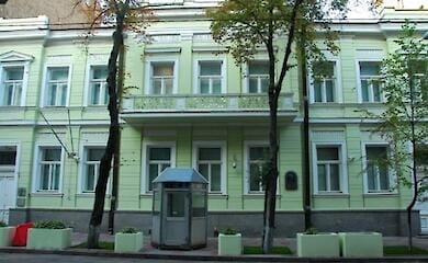 Стало известно будут ли эвакуироваться дипломатические учреждения в Киеве