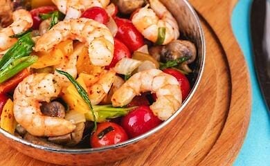 Грибной салат с креветками: простой рецепт