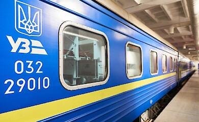 Незважаючи на обстріл, поїзди до Києва прибувають за розкладом, — Укрзалізниця