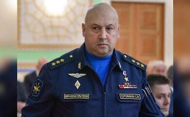 Новий командувач російськими військами назвав ситуацію на фронті "напруженою"