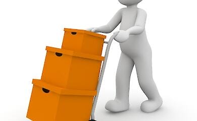 Робота для українок у Європі. Скільки платять