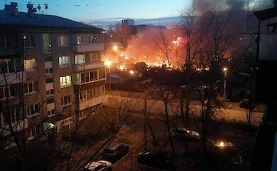 У Росії в Іркутську військовий літак впав на житловий будинок