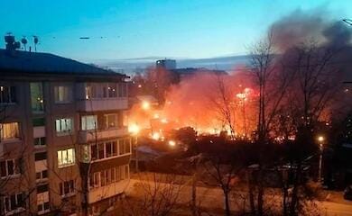 У Росії розповіли про причини падіння військових літаків на житлові будинки
