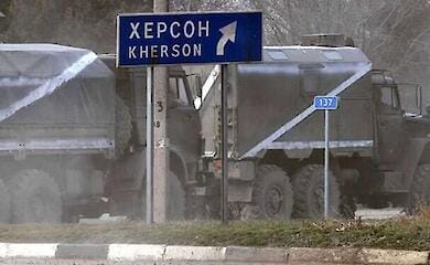 Российская оккупационная власть снова ввела гривну в Херсоне