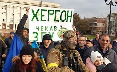 У Херсоні поки що бракує води, ліків, продуктів харчування, у місті ховаються переодягнені росіяни