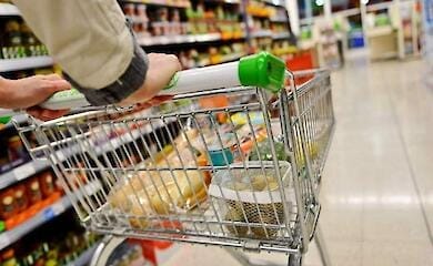 Які продукти та послуги найбільше подорожчали в Україні за останній місяць