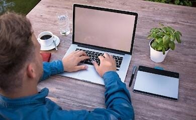 Украинских волонтеров приглашают на обучение в образовательный IT-центр