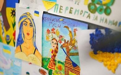 Дети отправили военным на передовую свои рисунки: фото