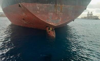 Трое нелегалов провели 11 дней, сидя на руле испанского нефтяного танкера