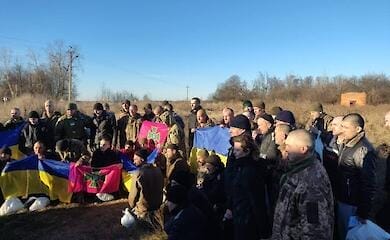 Під час обміну полоненими в Україну повернулися військові: серед них є жінки