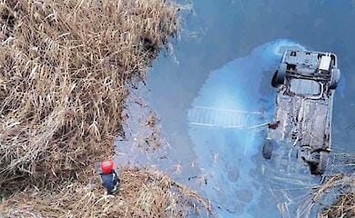 У Миколаївській області з мосту впав автомобіль, загинули діти