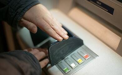 Как вернуть деньги, если при пользовании терминалом выключили свет