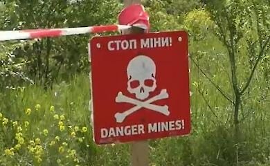 Трое работников ГСЧС погибли во время разминирования на Херсонщине