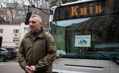 Киев получил от Тампере три автобуса с гуманитарной помощью