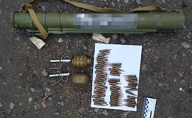 В Днепропетровской области 56-летний мужчина пытался продать гранатомет РПГ и гранаты