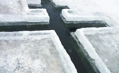 Чи потрібно купатися у водоймах на Водохреще