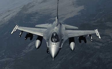 США та європейські країни обговорюють постачання винищувачів Україні