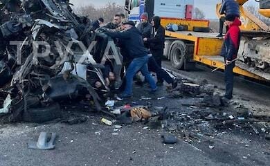 На трассе Киев - Харьков в ДТП попал пассажирский автобус, есть погибшие