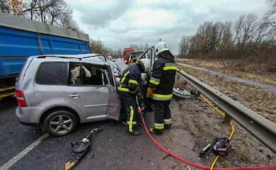 В Хмельницкой области авто с пограничниками влетело в фуру