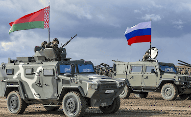 Россия и Беларусь снова проводят военные штабные учения