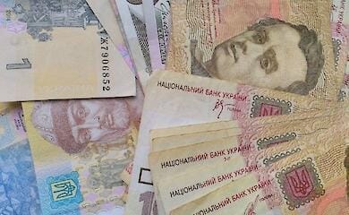 ЦНС: На тимчасово окупованих територіях ворог затримує валютників, які проводять обмін гривні