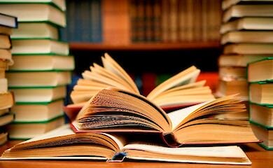 Найкращі книги 21 століття на думку ШІ