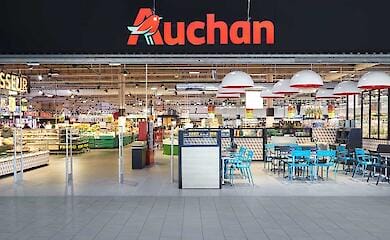 Журналистское расследование выявило, что сеть супермаркетов Auchan поставляла российским военным свои товары