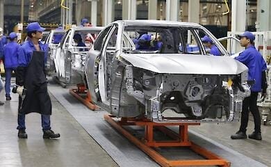 Виробництво авто в Росії впало до історичного мінімуму