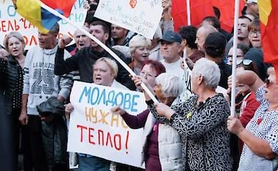 Участники пророссийских акций в Молдове устроили потасовки с полицией