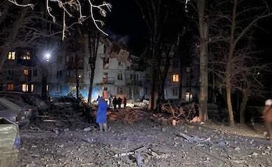 Ночью россияне выпустили ракету по жилой пятиэтажке