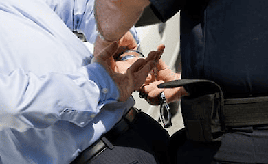 У РФ уперше заарештували жінку за донат ЗСУ