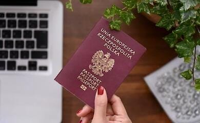 Українець купив в інтернеті польський паспорт і намагався в'їхати з ним до Польщі