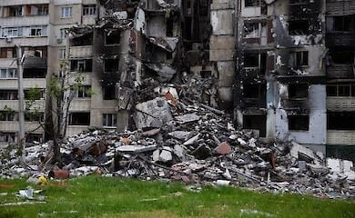 Влада закликає жителів Херсона евакуюватися: росіяни б'ють по житлових будинках