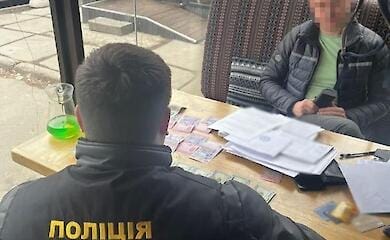 Директора столичного парку затримали на хабарі